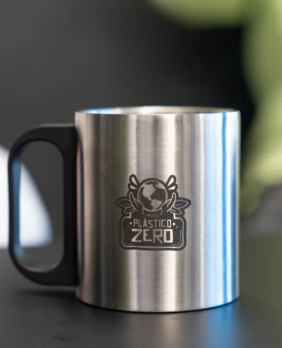 Caneca com a estapa escrita Plástico Zero